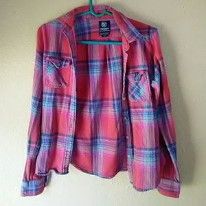 Super cute plaid button up